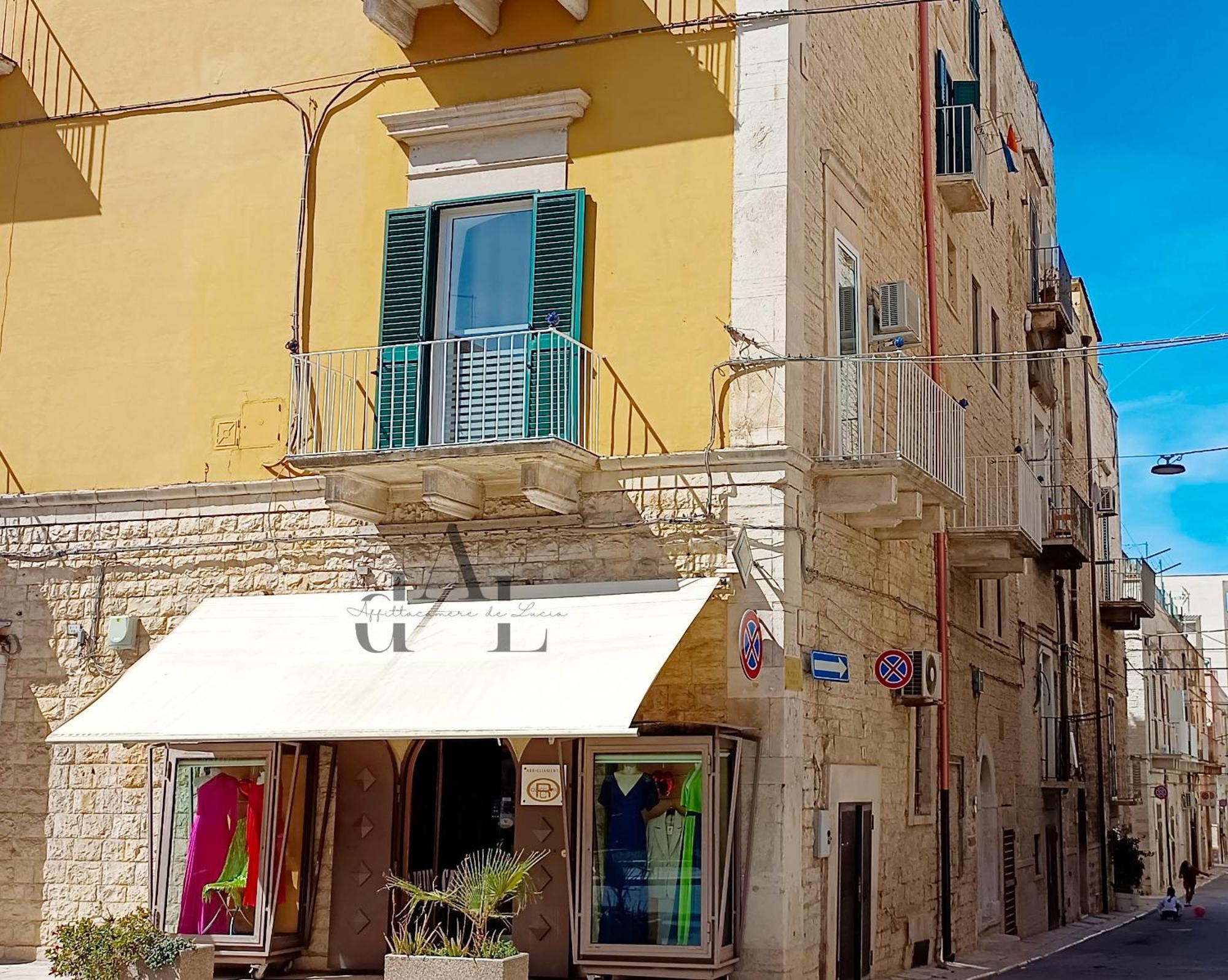 De Lucia Affittacamere - Elegante Appartamento Storico Nel Cuore Della Citta Terlizzi Extérieur photo
